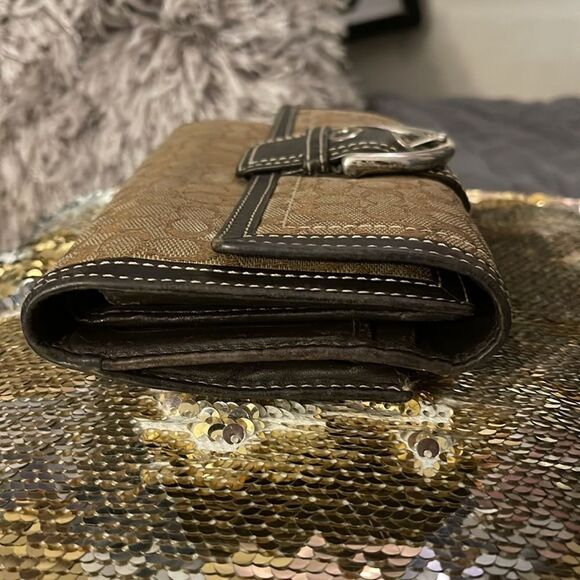 Coach tan brown signature c buckle trifold checkbook wallet - Picture 10 of 10